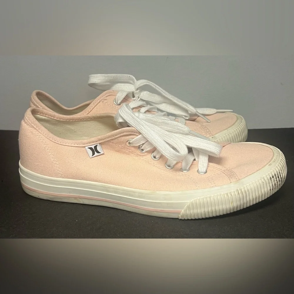 Hurley- Girls Pink Sneaker Shoes,Size:7, Pre-Owned, could use washing on bottoms